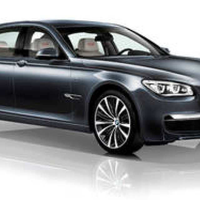 BMW 7シリーズにV12エンジンを搭載した限定車登場｜BMW