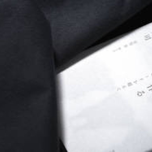 BOOK｜山本耀司の魅力と創造の核心に迫る書籍『服を作る -モードを超えて-』