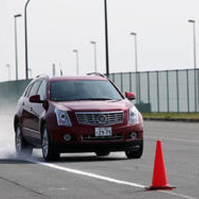 キャデラックが考えるクルマの安全性｜Cadillac