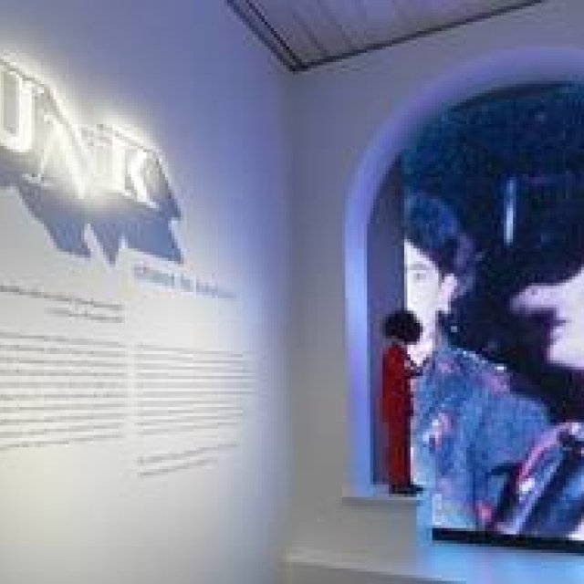 ART FILE 19｜「Punk: Chaos to Couture」｜連載「世界のアート展から」