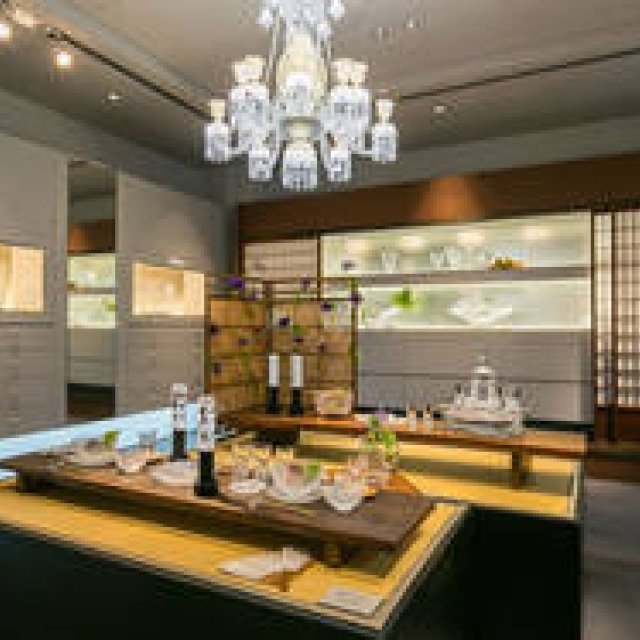 Baccarat｜バカラショップ 丸の内で「バカラと暮らす四季」開催中