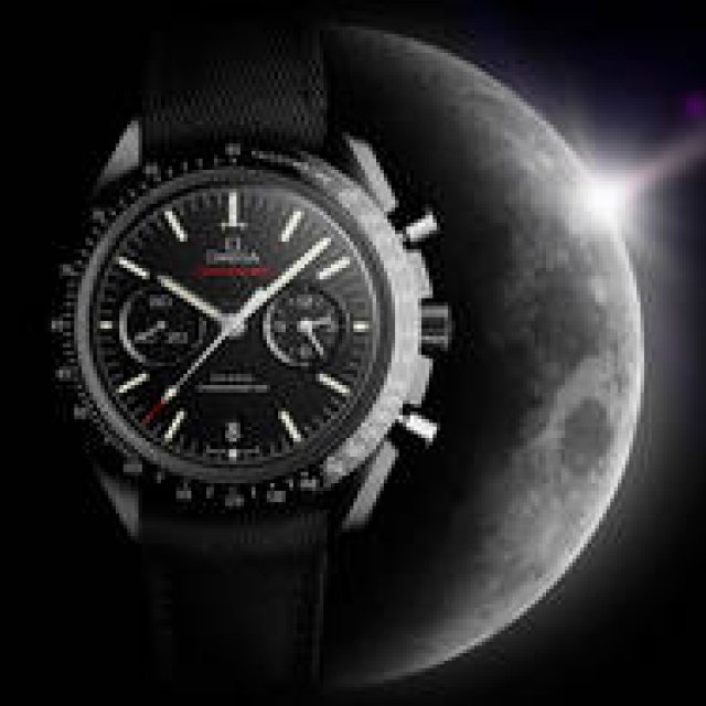 OMEGA｜オールブラックの“ムーンウォッチ”最新モデル