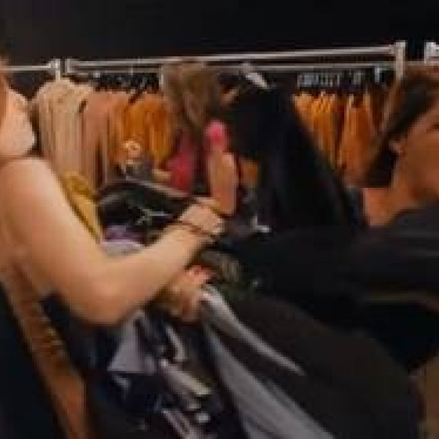 ALEXANDER WANG｜無料で服がもらえる!? “壮絶”なイベントを動画で公開