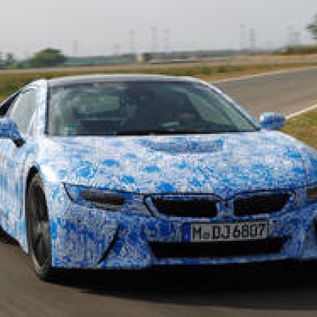 BMW i8 の情報を公開｜BMW