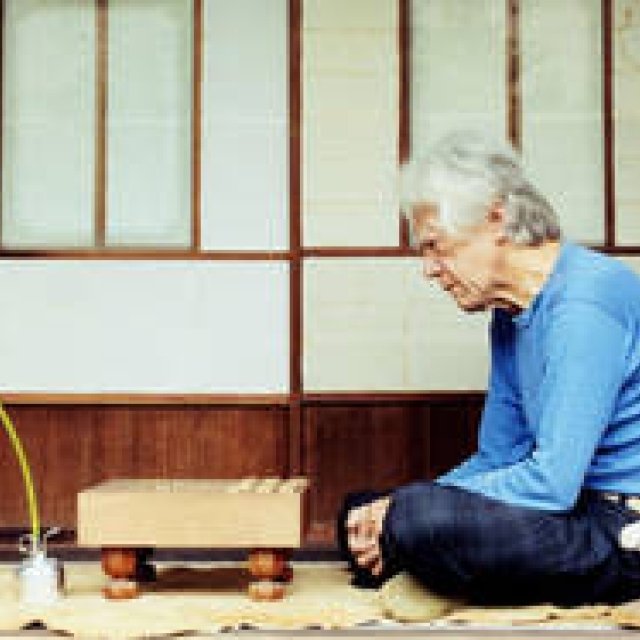 BOOK｜クラウドファンディングで資金を募る写真集『父を見る』