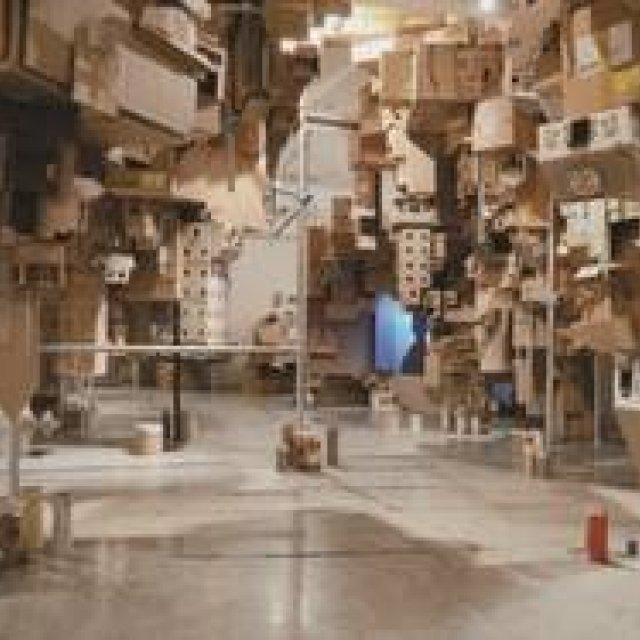 ART｜ダンボールで家を作る『住む：プロジェクト―もうひとつの国』