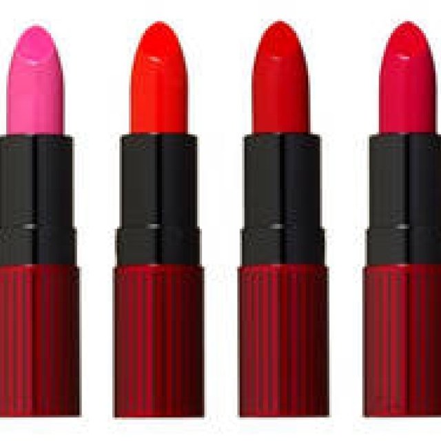 LE WATOSA｜女性らしさを高める究極の赤。永遠の“惚ればーレッド”登場