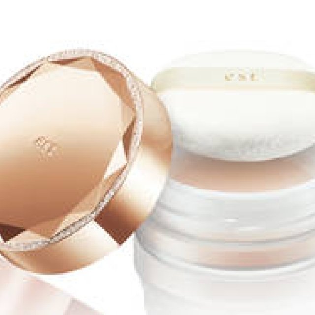 est｜微細パールで自然なツヤ感。テカリやくずれに強い粉おしろい