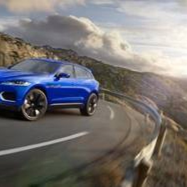 ジャガー初のSUVのコンセプトカー「C-X17」を公開｜Jaguar