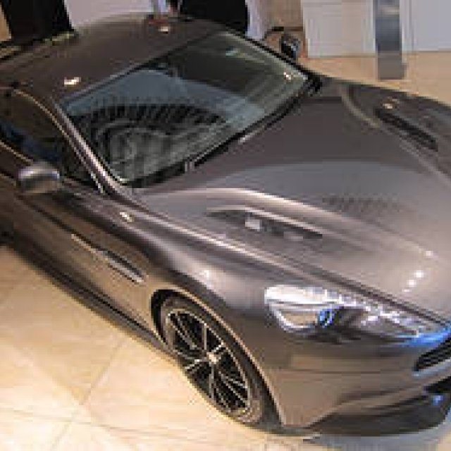 アストン100周年記念モデル、日本上陸｜Aston Martin