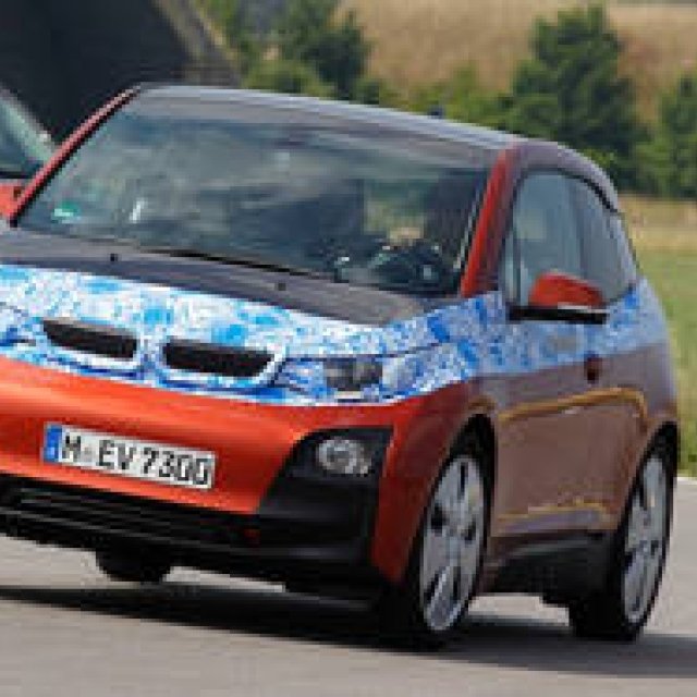 発売直前のBMW i3に試乗｜BMW