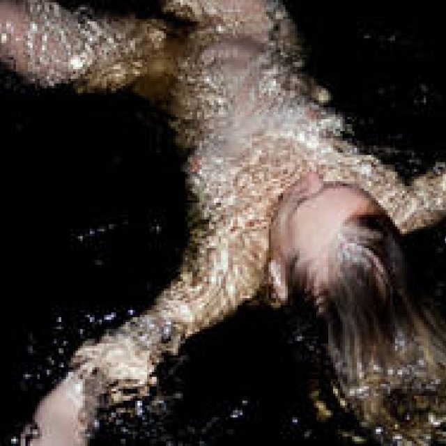 BOOK｜元スーパーモデル、リナ・シェイニウスの最新写真集『05』