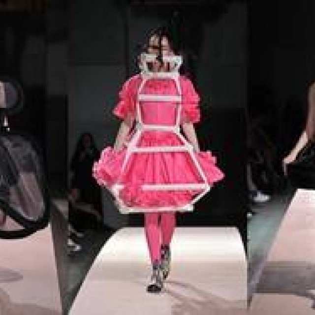 萩原輝美｜服じゃない「服」に挑んだコム デ ギャルソン