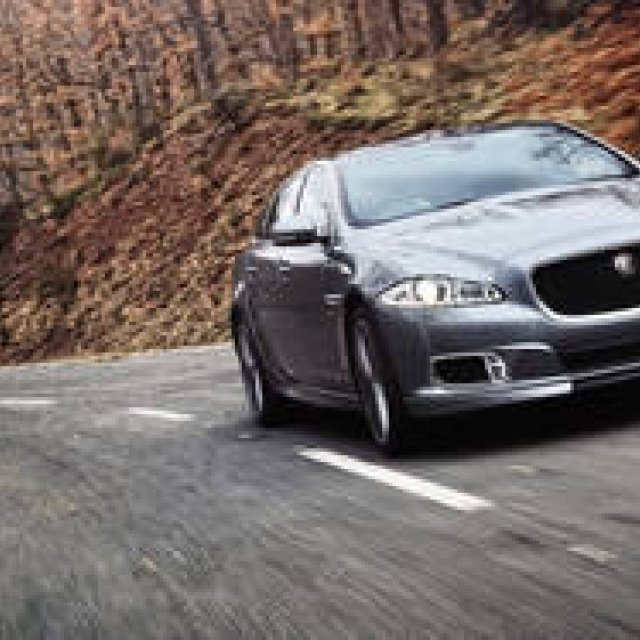 ジャガー最速のサルーン「XJR」が国内受注開始｜Jaguar
