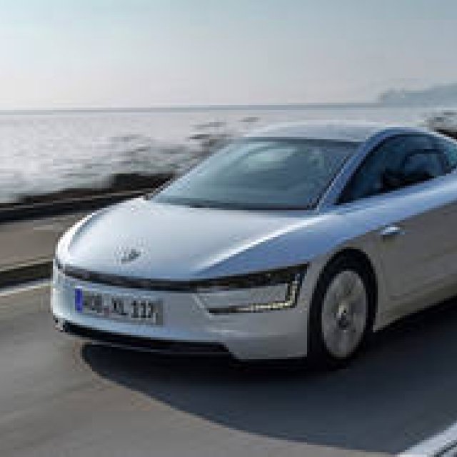 プラグインハイブリッド「XL1」などを日本初披露｜Volkswagen