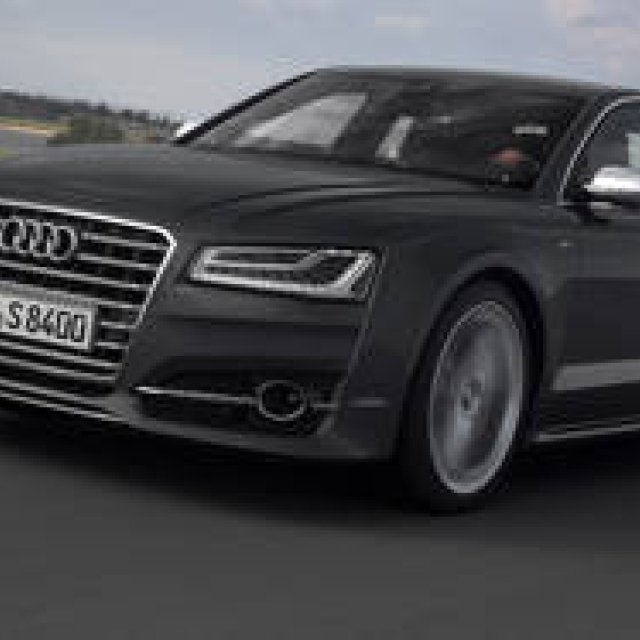 アウディ、S8をはじめS3セダンなど10モデルを展示｜Audi