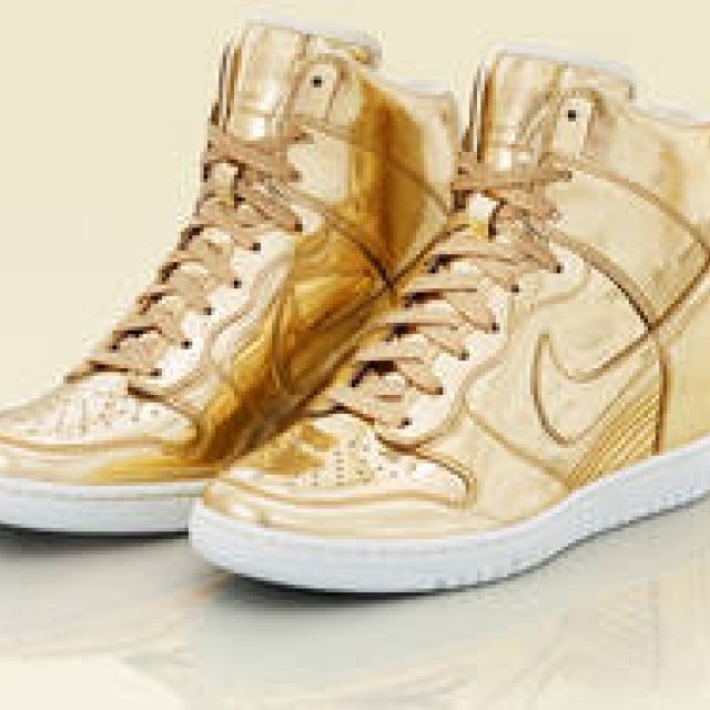 NIKE｜ナイキ ダンク スカイ HIにメタリックな新色が登場