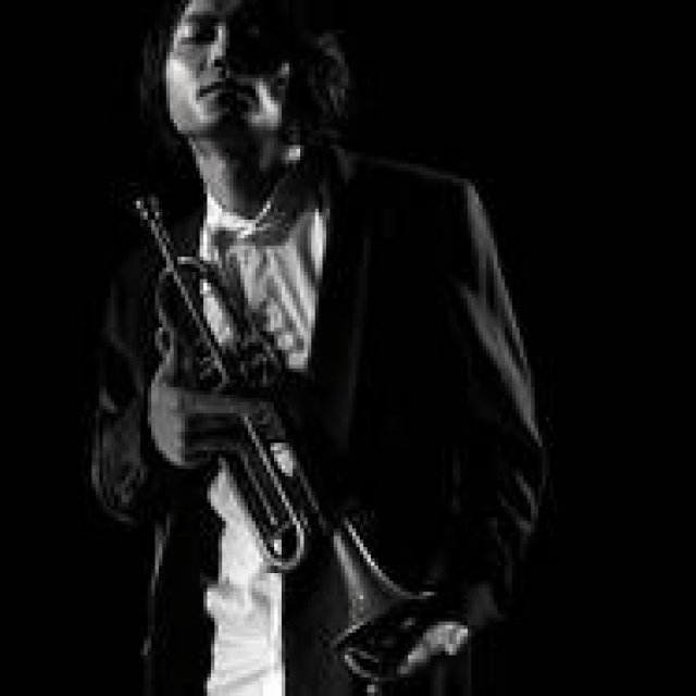 MUSIC｜モーション・ブルー・ヨコハマ「類家心平 5 piece band」公演