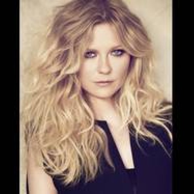 L’OREAL PROFESSIONNEL｜K・ダンストがロレアル プロフェッショナルの顔に