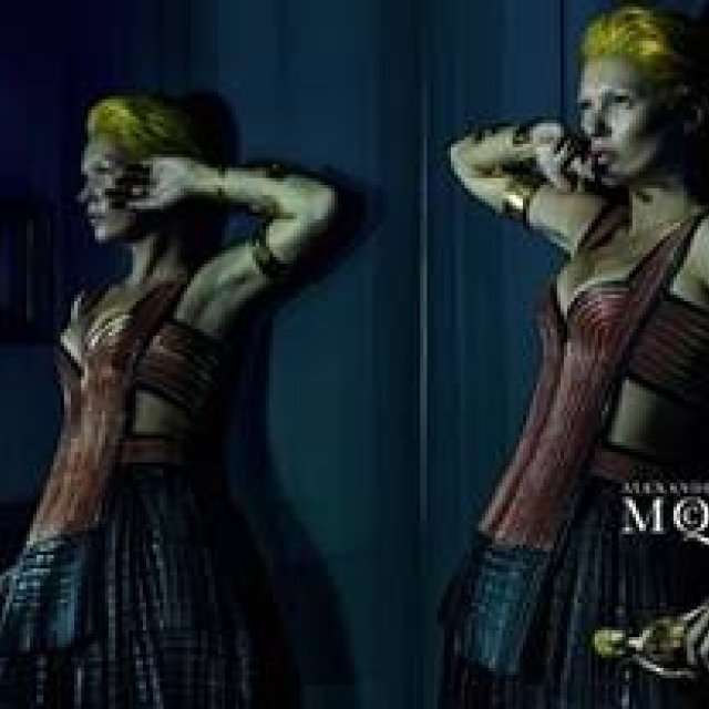 ALEXANDER McQUEEN｜最新キャンペーンにケイト・モスが登場