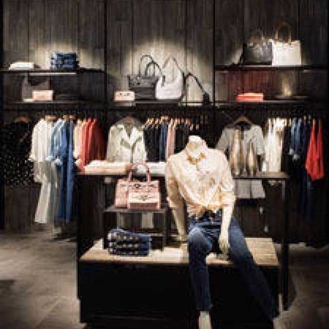 GUESS｜「ラフォーレ原宿」に直営1号店オープン