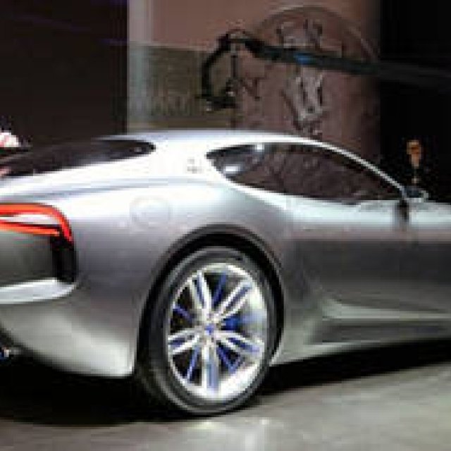 2ドアクーペコンセプト、マセラティ アルフィエーリを披露｜Maserati