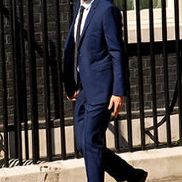 BURBERRY｜テーラリングコレクションのローンチイベントを開催