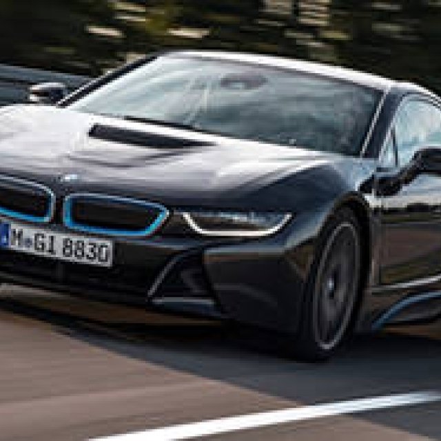 LOUIS VUITTON｜BMW i8のためのラゲージコレクション