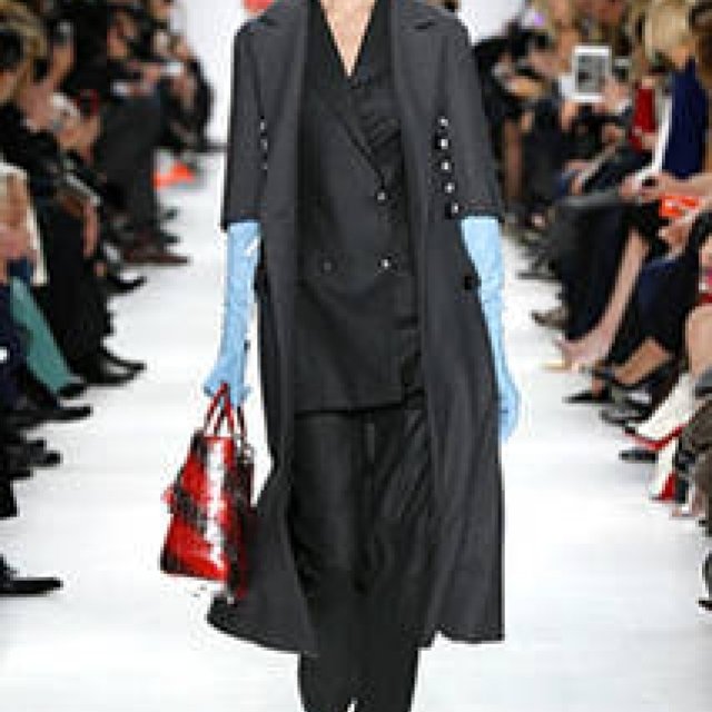 萩原輝美｜絶妙なスタイルを見せたディオール、シャネルの世界一おしゃれなスーパ－マーケット