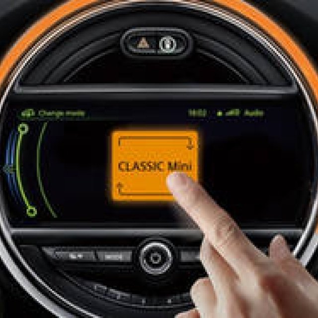 新型MINIに新旧リバーシブル仕様｜MINI