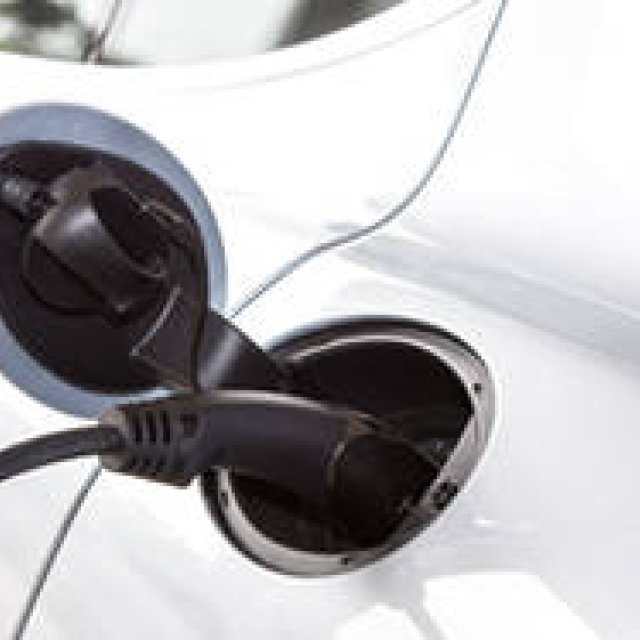 パナメーラ S E-ハイブリッドを日本導入｜Porsche