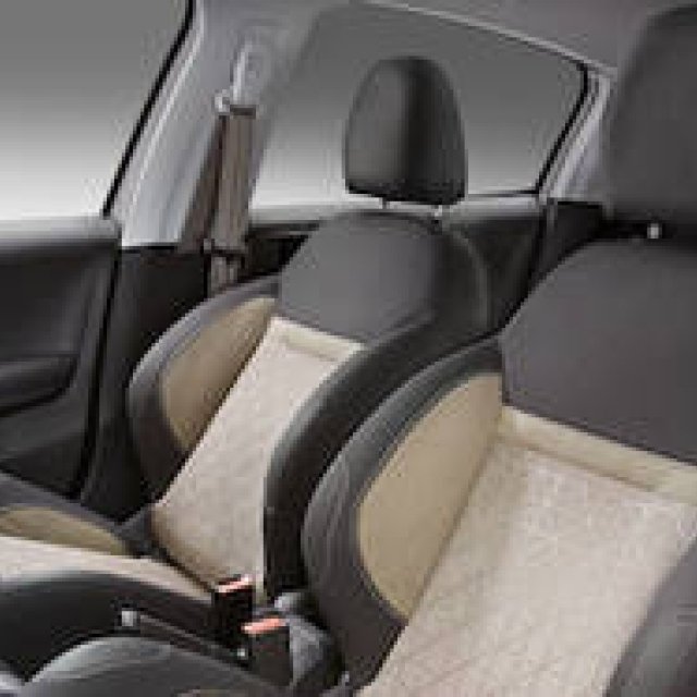 “羨望”の名を冠した、スタイリッシュな208｜Peugeot