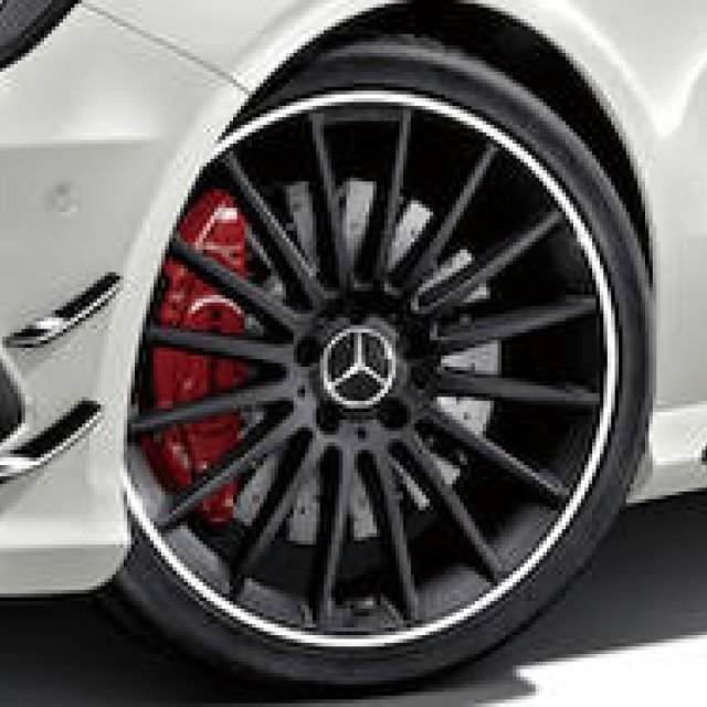 A 45 AMGに個性きわ立つ特別仕様車｜Mercedes-Benz