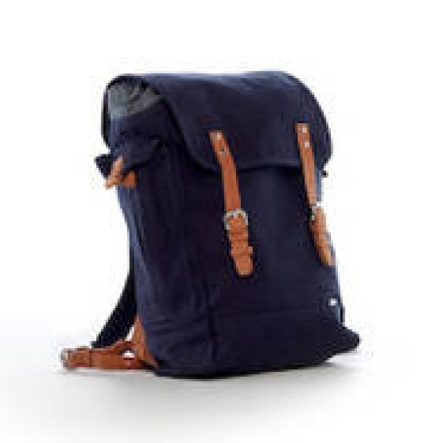  持ち運びが簡単な、空気で膨らむチャイルドシート｜Volvo