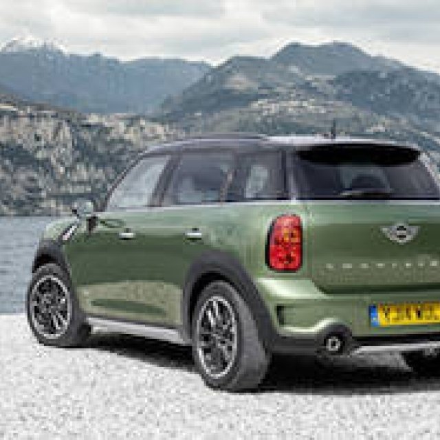 MINIクロスオーバーの改良版がニューヨークに登場｜MINI