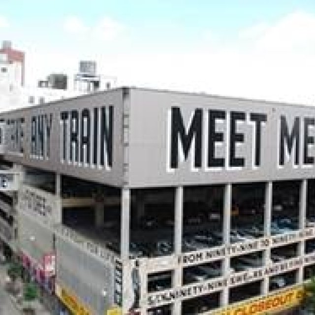 ART｜日本初、スティーブン・パワーズの個展を開催