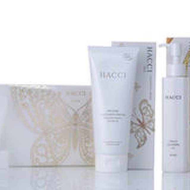 HACCI｜藤原美智子と水谷仁美の「最新クレンジング」対談