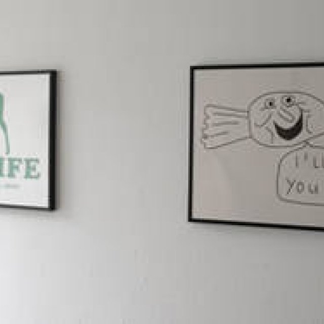 ART｜ロンドン発のシニカルなグラフィック『Satisfaction Guaranteed』展