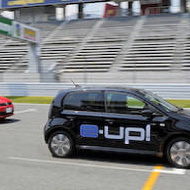 up!の電気自動車e-up!を体験する｜Volkswagen