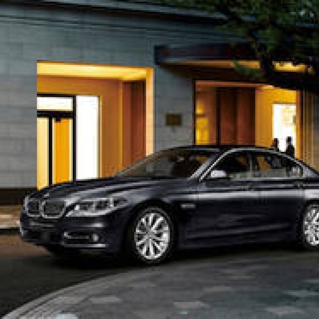 5シリーズ セダンに装備充実のInnovatorを限定発売｜BMW