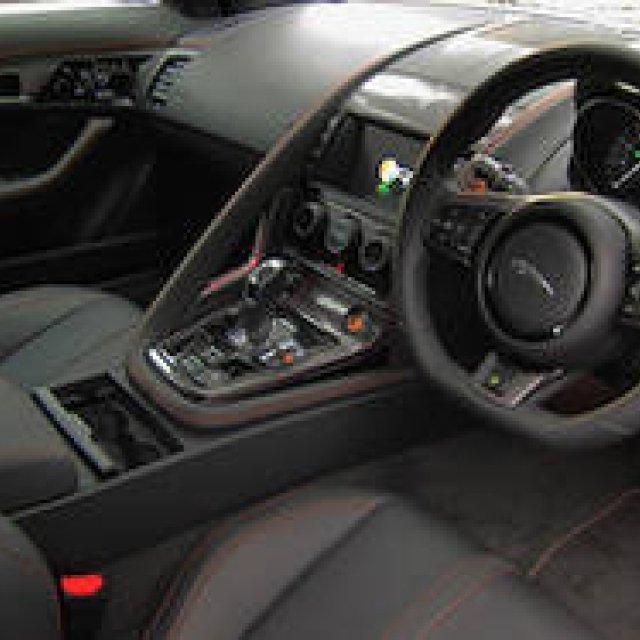 ジャガー Fタイプ クーペ、日本での発売を開始｜Jaguar