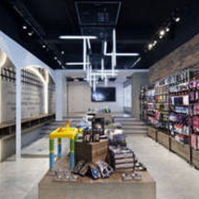 HYPER MARKET｜夏に活躍するモバイルアクセサリーを紹介