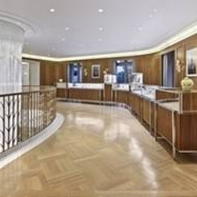 TIFFANY & Co.｜パリ シャンゼリゼ通りに新旗艦店をオープン