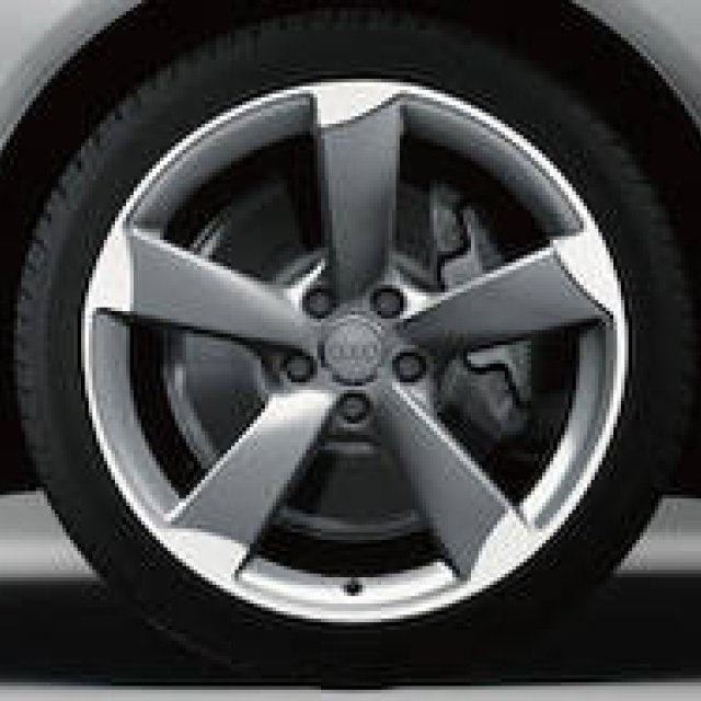 アウディA4にスポーティな特別仕様｜Audi