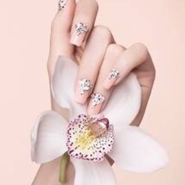 SWAROVSKI｜ネイルデザイン・ボックス新発売