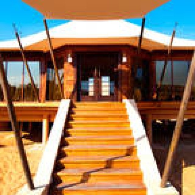 TRAVEL｜モダンでスタイリッシュなテント式ホテル10選