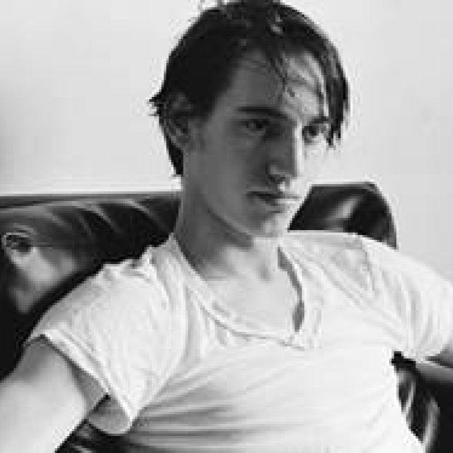 BOOK｜ケイト・モスをブレイクさせた写真家、コリーヌ・デイの作品集