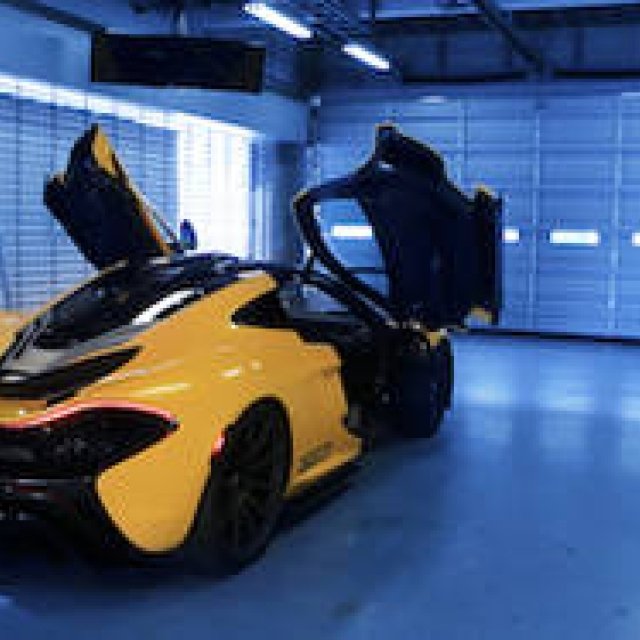 富士スピードウェイでマクラーレン P1を試す｜McLaren