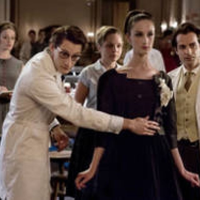 MOVIE｜世界的デザイナーの知られざる“喝采と孤独”『イヴ・サンローラン』