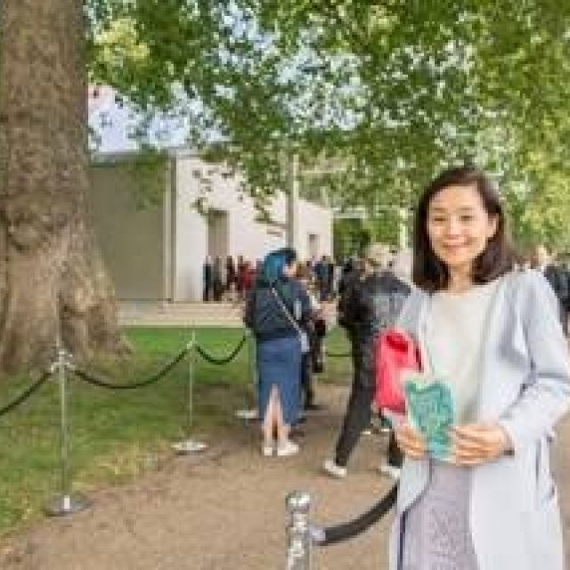 萩原輝美｜クリストファー・ベイリーがデザインするバーバリープローサム